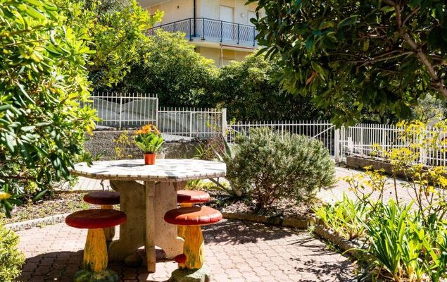 in the Garden - Photo 3